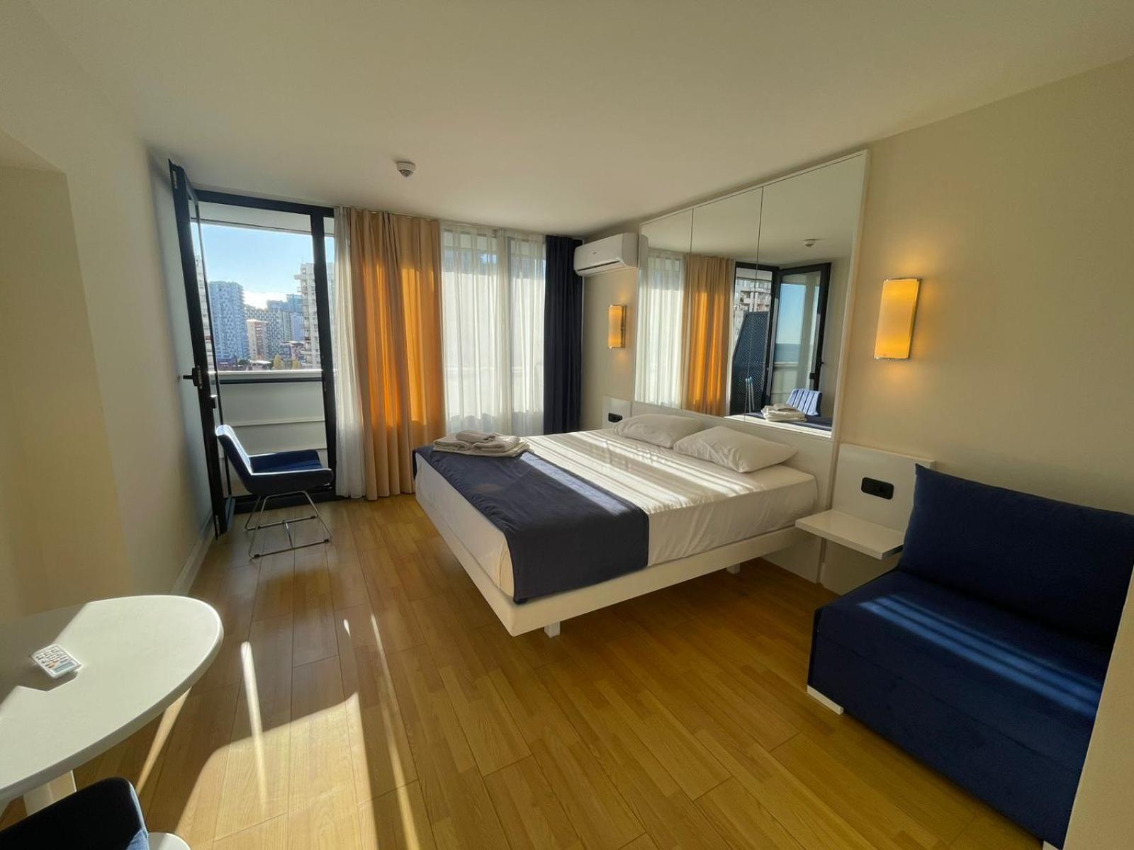 Suites Orbi City Aparthotel باتومي المظهر الخارجي الصورة