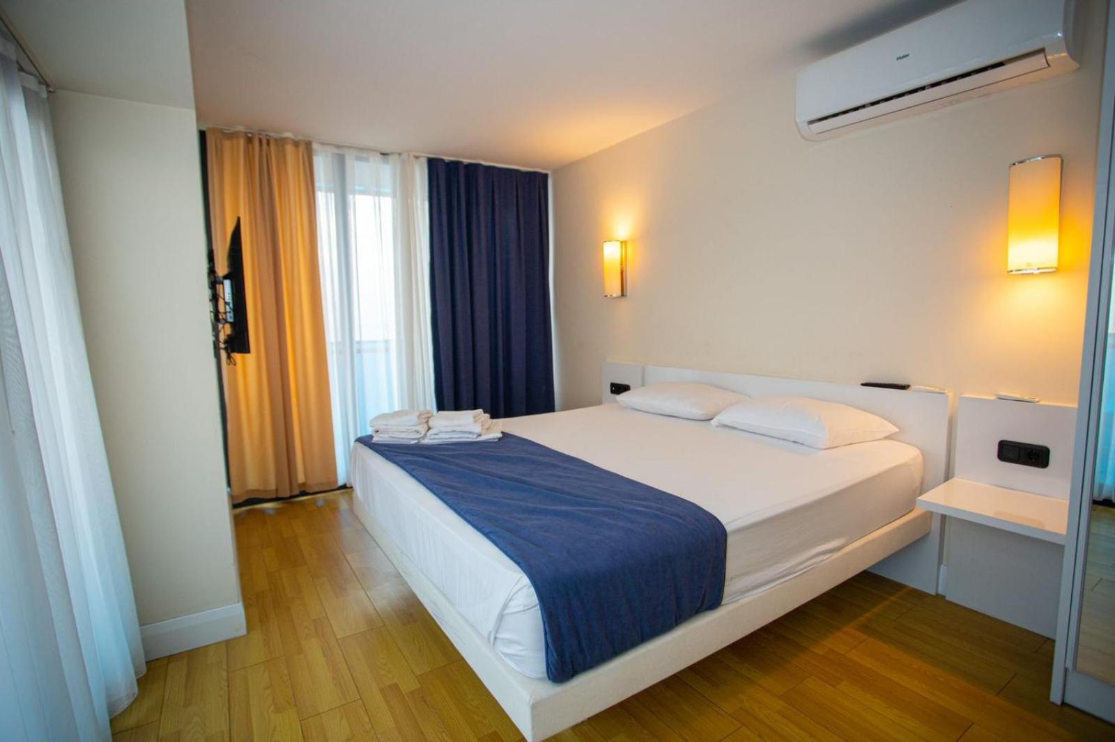 Suites Orbi City Aparthotel باتومي المظهر الخارجي الصورة