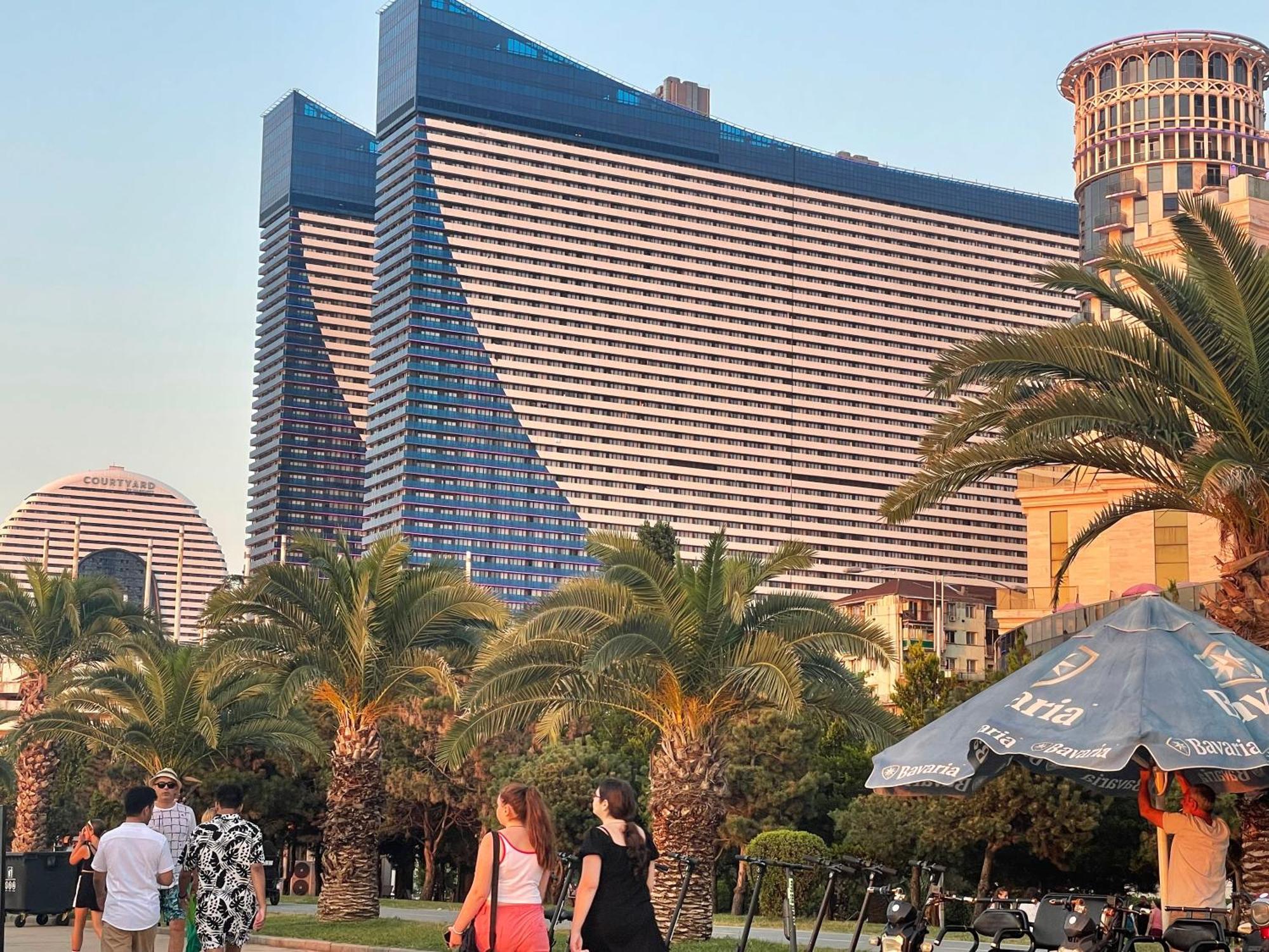Suites Orbi City Aparthotel باتومي المظهر الخارجي الصورة