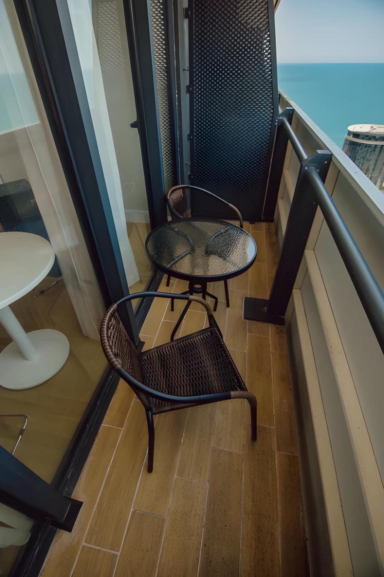 Suites Orbi City Aparthotel باتومي المظهر الخارجي الصورة