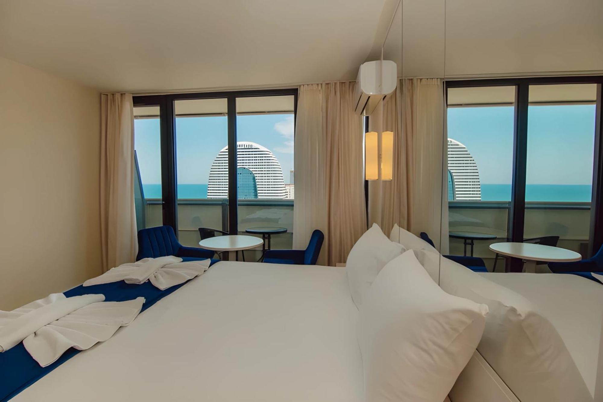 Suites Orbi City Aparthotel باتومي المظهر الخارجي الصورة