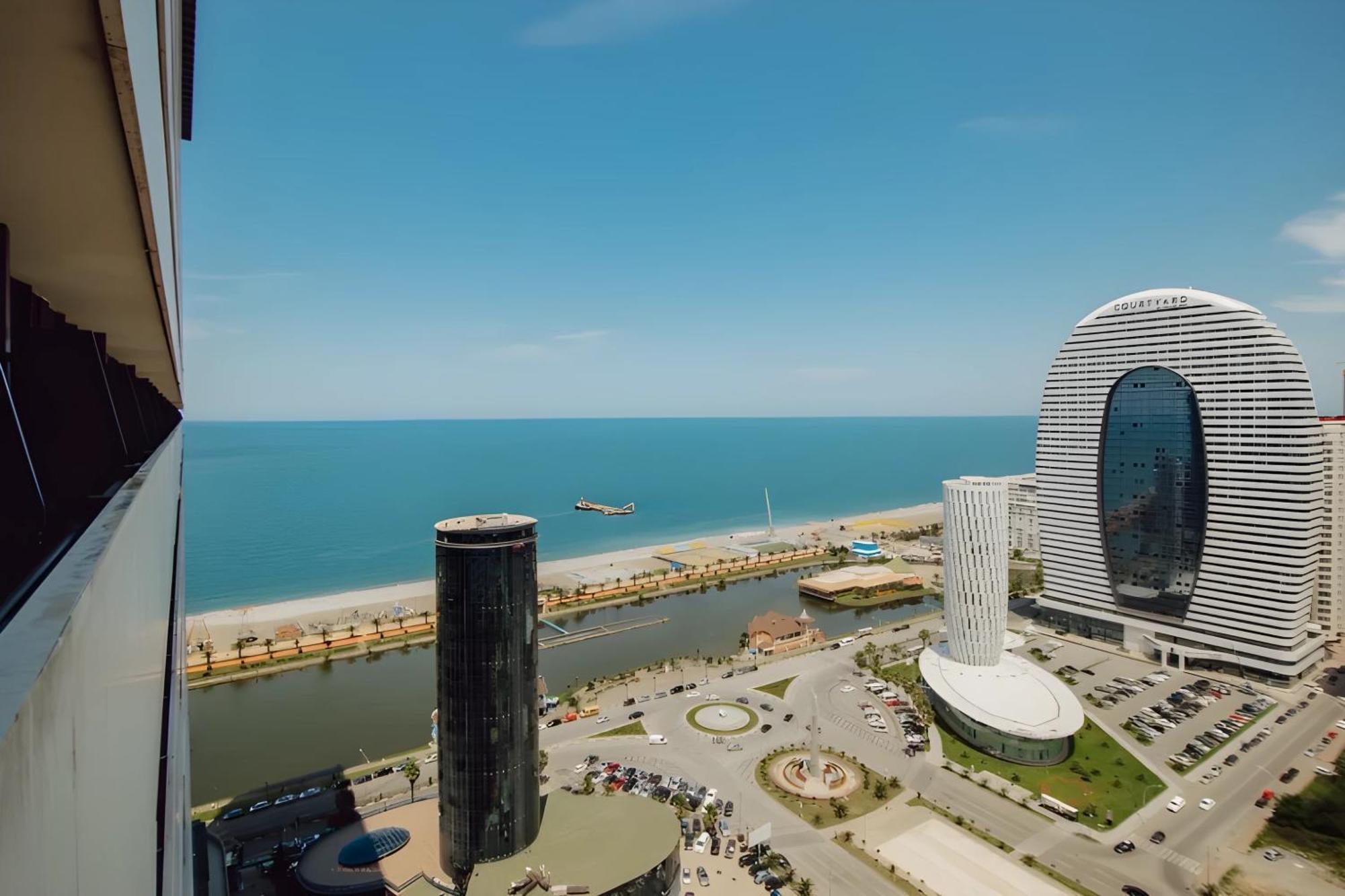 Suites Orbi City Aparthotel باتومي المظهر الخارجي الصورة